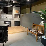 Charmoso apartamento 4 minutos Avenida Atlântica!! Wi-Fi e vaga privativa!!