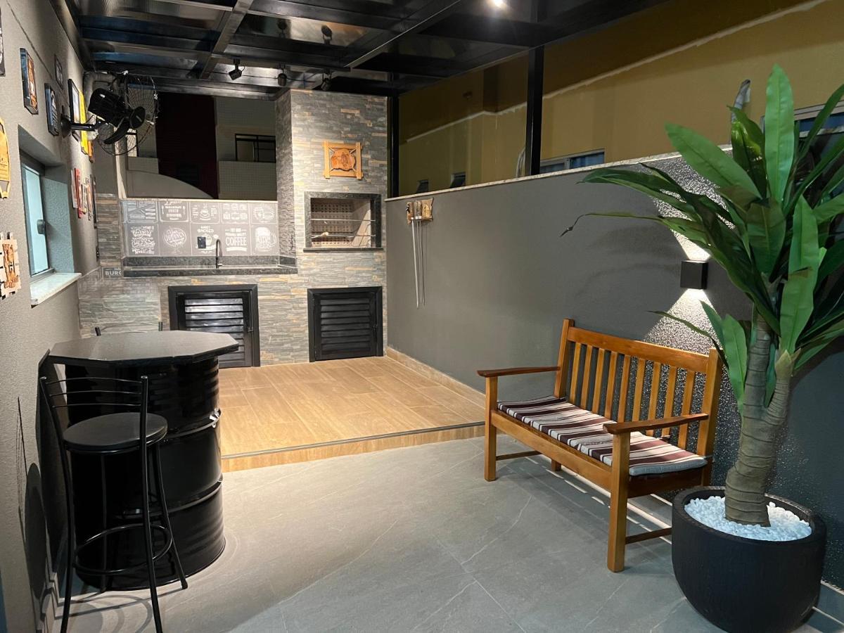 Apartamento Apto Centro, Reformado Com Churrasqueira!!