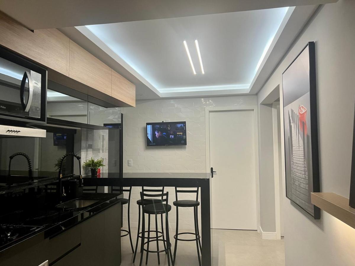 Apartamento Apto Centro, Reformado Com Churrasqueira!! *